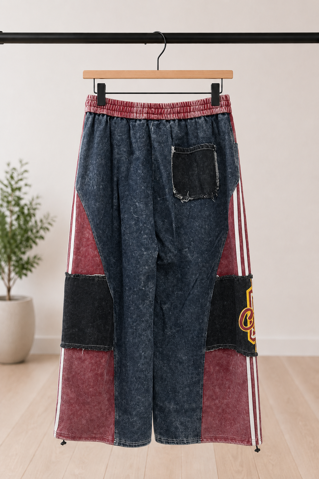 Statement-Patchwork-Hose im College-Style – Bild 8